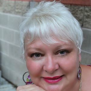 Meet your Posher, Cynthia